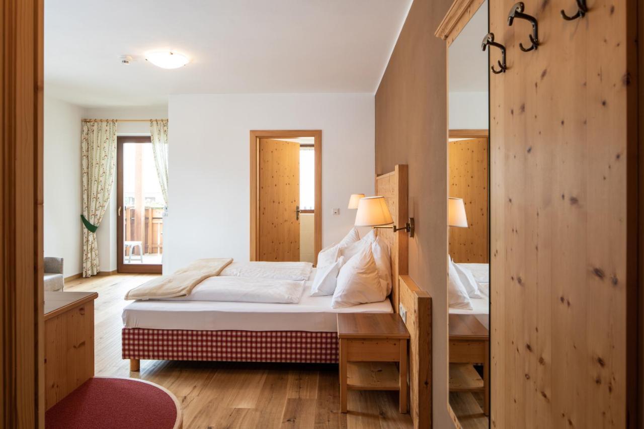 Hotel Falken Фалцес Екстериор снимка