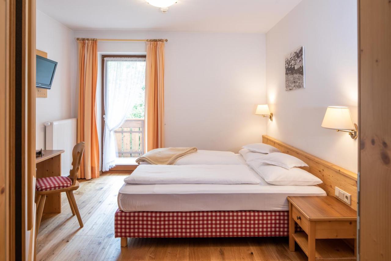 Hotel Falken Фалцес Екстериор снимка