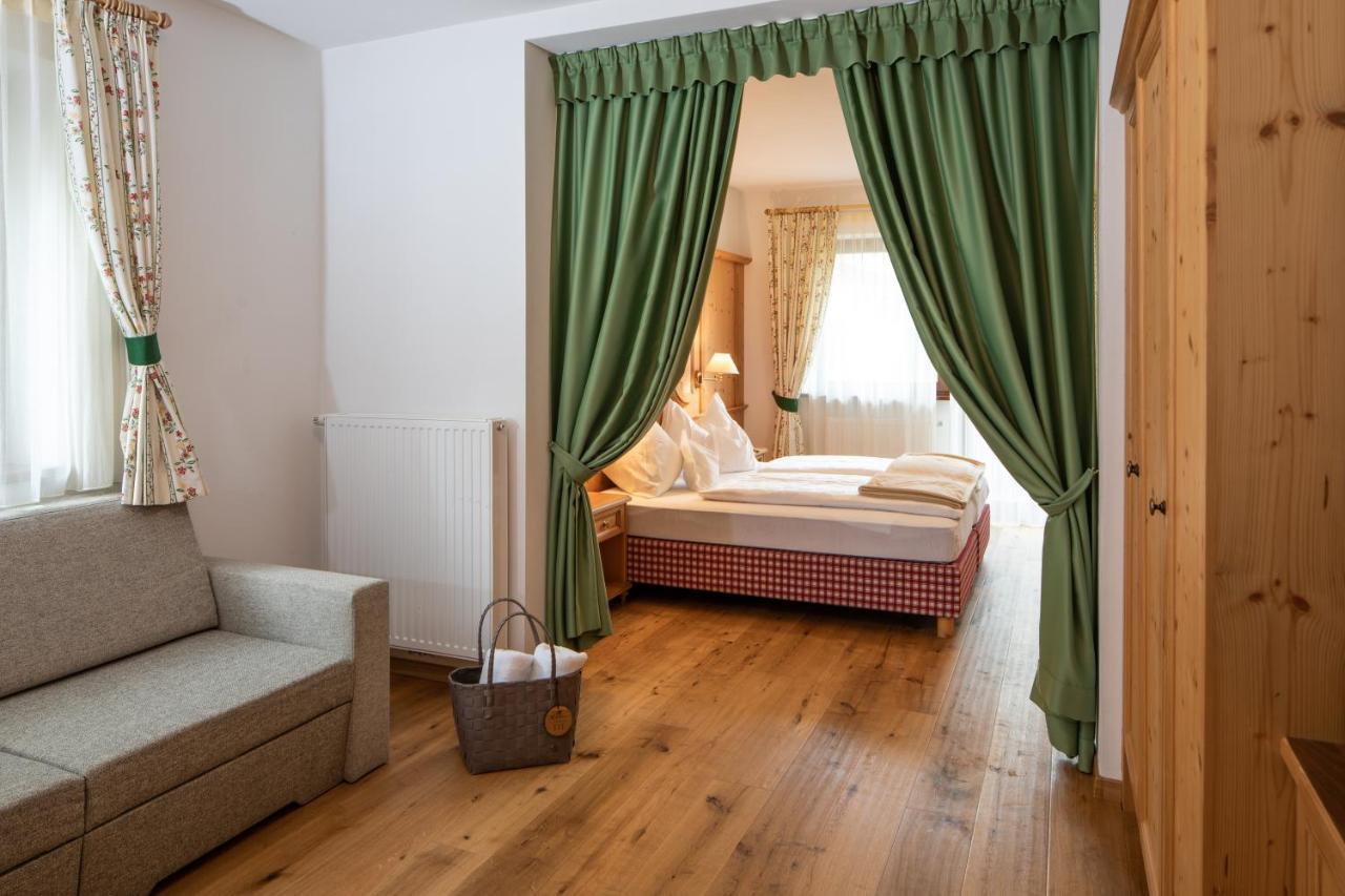 Hotel Falken Фалцес Екстериор снимка