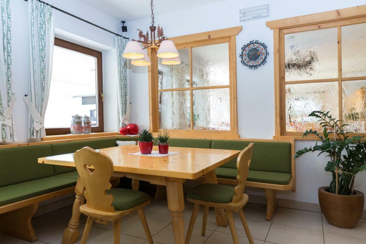 Hotel Falken Фалцес Екстериор снимка